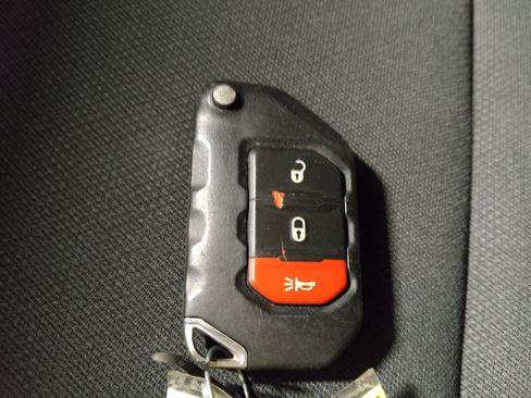 Used 2020 Jeep Wrangler Unlimited Sport S image 32