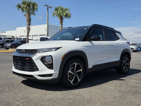 Certified 2021 Chevrolet TrailBlazer RS w/ Sun and Liftgate Package FWD image 2