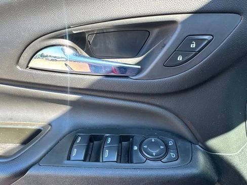 Used 2024 Chevrolet Equinox LT w/ LPO, Floor Liner Package FWD image 13