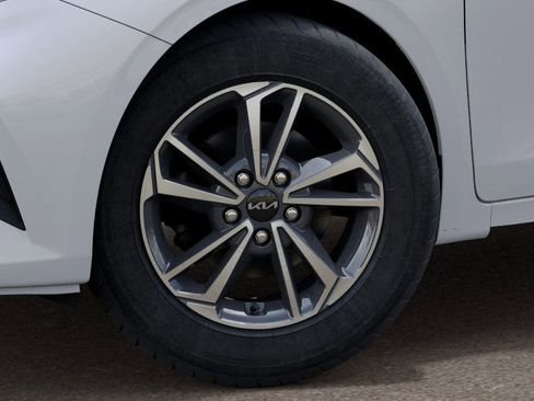 Used 2024 Kia Forte LXS w/ LXS Technology Package FWD image 11