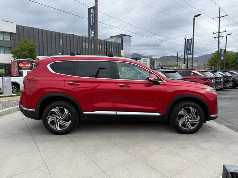Used 2022 Hyundai Santa Fe SEL w/ Convenience + Premium Package AWD/4WD image 2