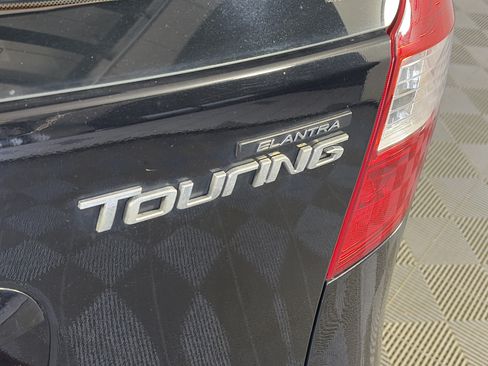 Used 2012 Hyundai Elantra GLS FWD image 17