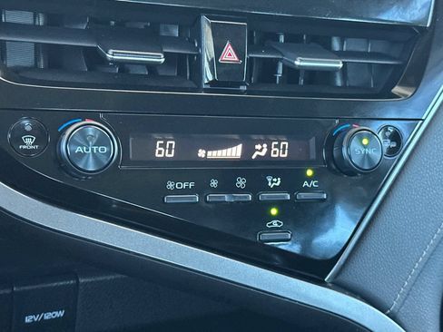 Used 2024 Toyota Camry SE FWD image 19