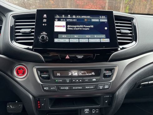 Used 2022 Honda Pilot Sport image 29