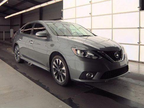 Used 2017 Nissan Sentra SR image 2