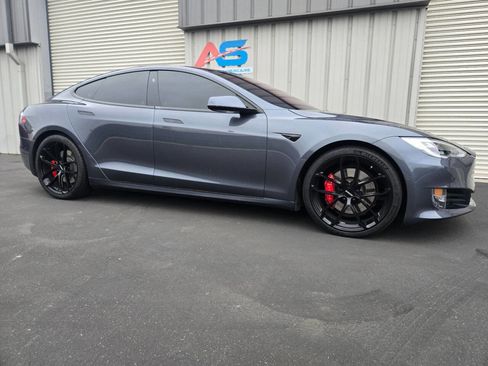 Used 2020 Tesla Model S Performance image 10