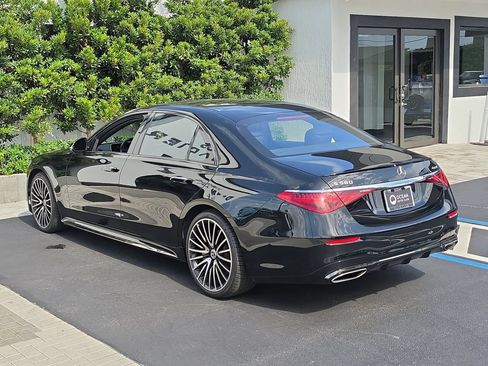 Used 2023 Mercedes-Benz S 580 4MATIC Sedan image 3