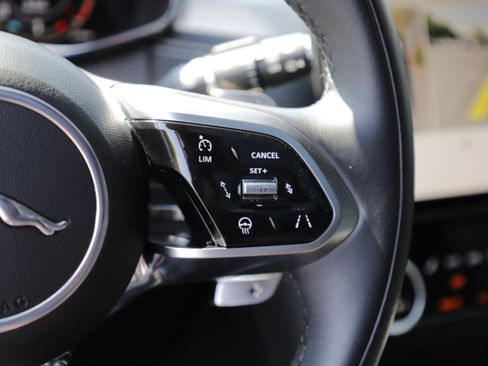 Certified 2025 Jaguar F-PACE R-Dynamic S AWD/4WD image 23