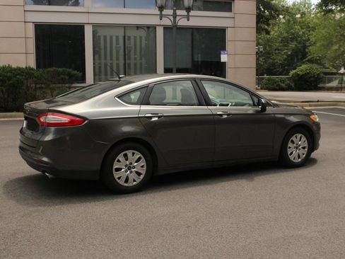 Used 2014 Ford Fusion S FWD image 7