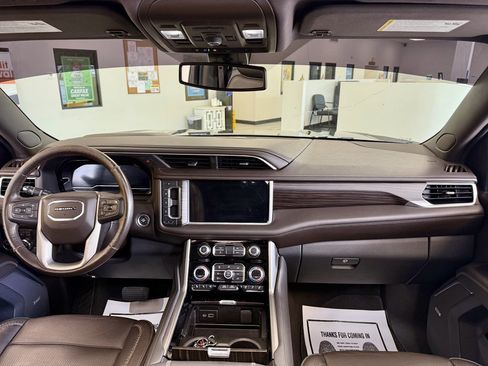 Used 2022 GMC Yukon Denali RWD image 10