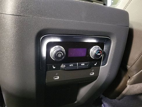 Used 2023 GMC Yukon Denali image 13