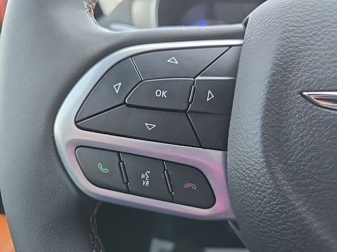 Used 2024 Chrysler Pacifica Pinnacle image 46