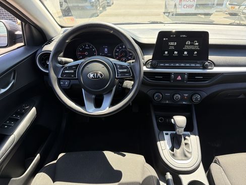Used 2021 Kia Forte LXS FWD image 9