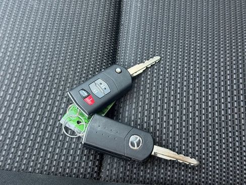 Used 2013 MAZDA MAZDA3 i Sport FWD image 28