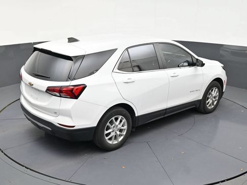 Used 2023 Chevrolet Equinox LT FWD image 16