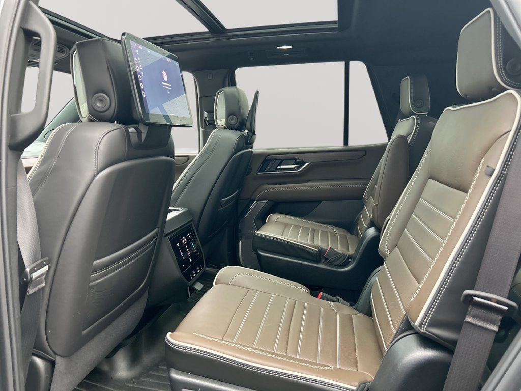 Used 2025 GMC Yukon Denali Ultimate AWD/4WD image 30