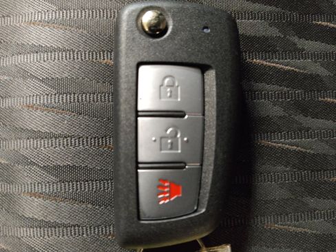 Used 2019 Nissan Rogue S w/ Special Edition Package FWD image 32