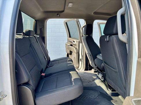 Used 2024 Chevrolet Silverado 2500 LT AWD/4WD image 9