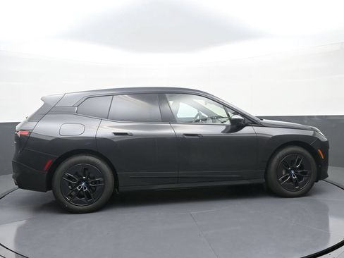 Used 2024 BMW iX xDrive50 w/ Premium Package AWD/4WD image 8