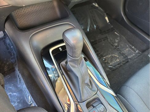 Used 2022 Toyota Corolla LE image 26