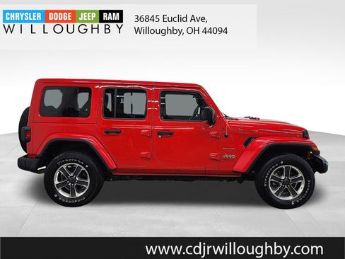 Used 2023 Jeep Wrangler Unlimited Sahara AWD/4WD image 4