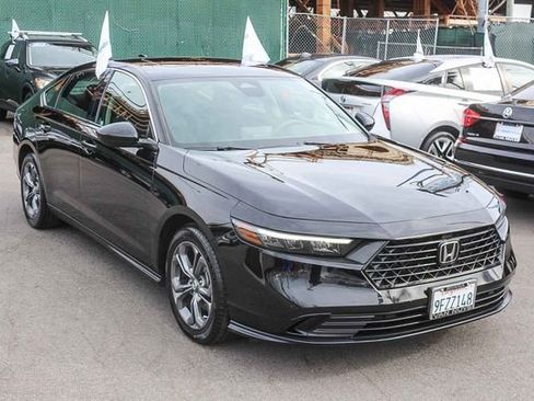 Used 2023 Honda Accord EX image 3