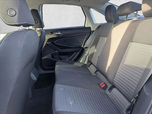 Used 2022 Volkswagen Jetta S image 18