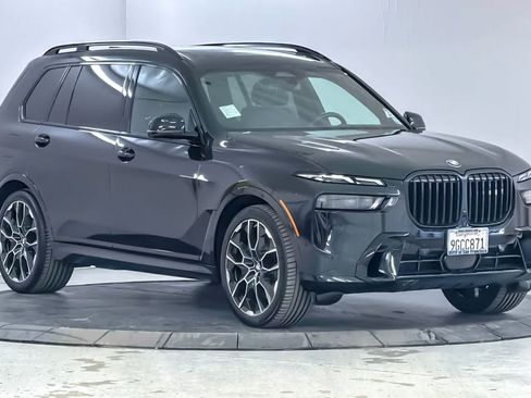 Used 2024 BMW X7 xDrive40i w/ M Sport Package AWD/4WD image 9