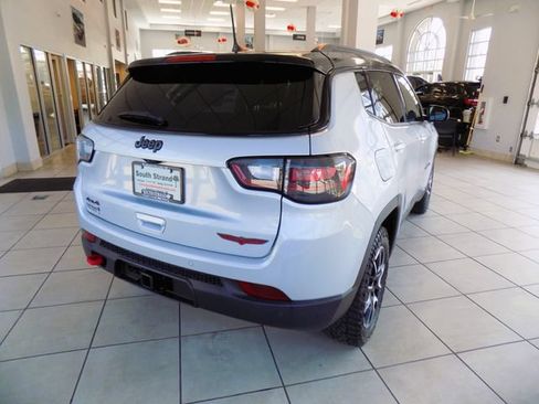 Certified 2024 Jeep Compass Trailhawk w/ Trailhawk Elite Group AWD/4WD image 7