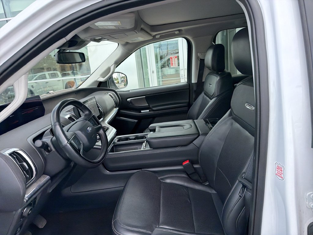 Used 2025 Ford Expedition Max Platinum AWD/4WD image 9