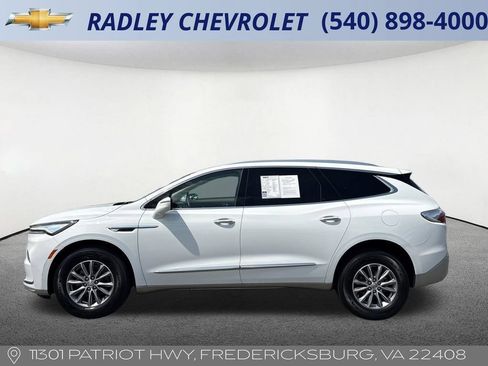 Certified 2024 Buick Enclave Essence AWD/4WD image 17