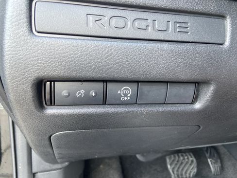 Used 2023 Nissan Rogue S FWD image 43