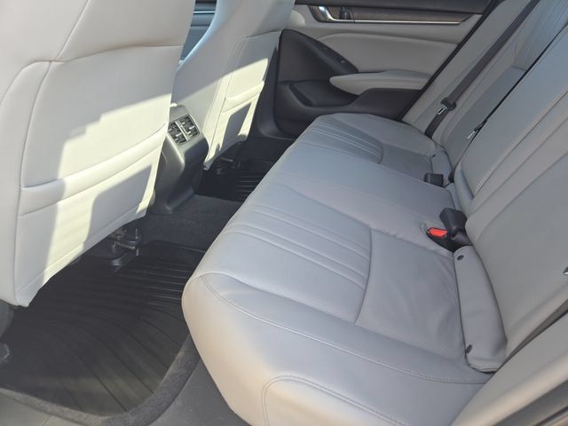 Used 2018 Honda Accord Touring image 31