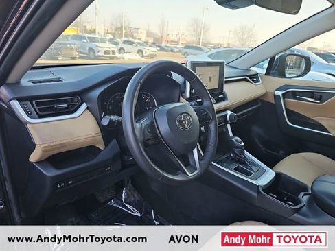 Used 2023 Toyota RAV4 XLE Premium image 8