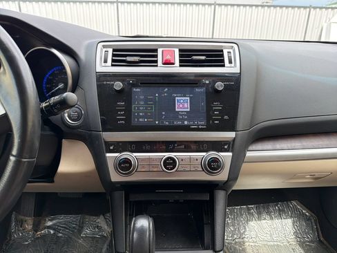 Used 2017 Subaru Outback 2.5i Limited AWD/4WD image 17