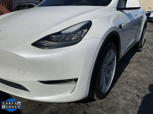 Used 2021 Tesla Model Y Long Range image 81