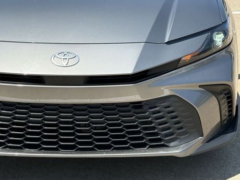 Used 2025 Toyota Camry SE FWD image 8