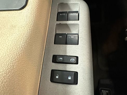 Used 2014 Ford F350 Lariat w/ Lariat Interior Package image 19