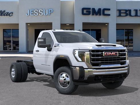 New 2026 GMC Sierra 3500 Pro image 7
