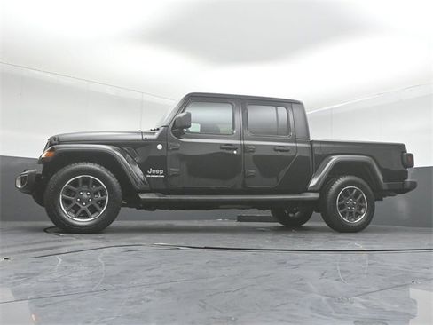 Used 2021 Jeep Gladiator Overland w/ Cold Weather Group image 33