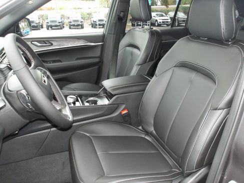 New 2025 Jeep Grand Cherokee Limited image 11