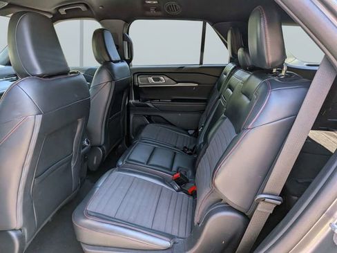 Used 2025 Ford Explorer ST-Line w/ ST-Line Street Pack AWD/4WD image 14