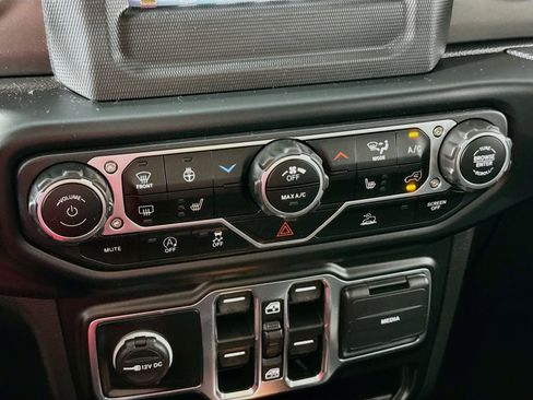 Used 2022 Jeep Gladiator Sport AWD/4WD image 17