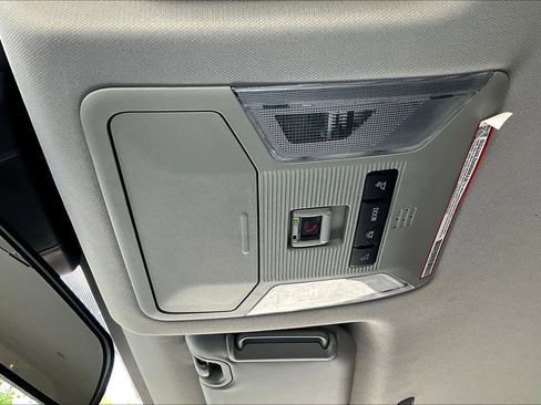 Used 2025 Toyota RAV4 XLE AWD/4WD image 47