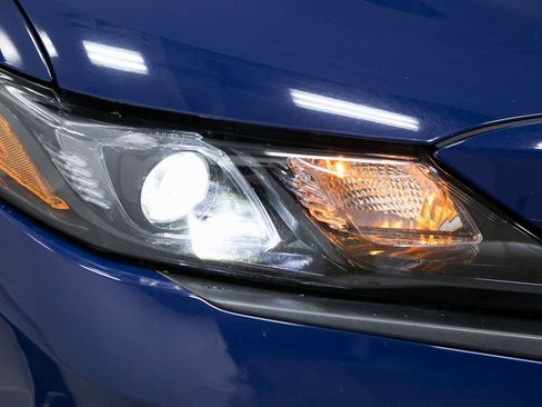 Used 2023 Toyota Camry SE image 29