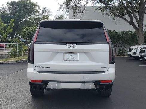 Certified 2024 Cadillac Escalade V w/ LPO, ONYX Package image 4