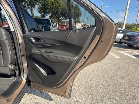 Used 2019 Chevrolet Equinox Premier image 17