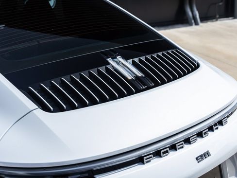 Certified 2023 Porsche 911 Carrera 4 AWD/4WD image 16