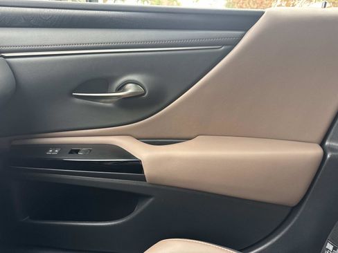 Used 2024 Lexus ES 350 w/ Premium Package image 23