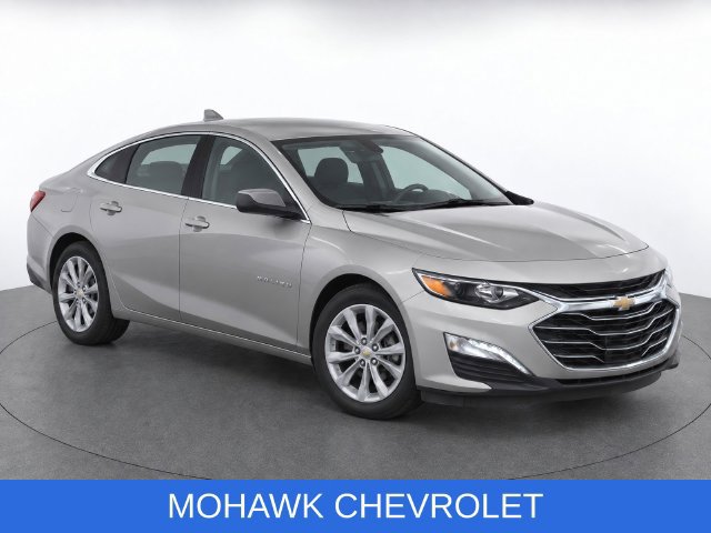 Used 2022 Chevrolet Malibu LT FWD image 2